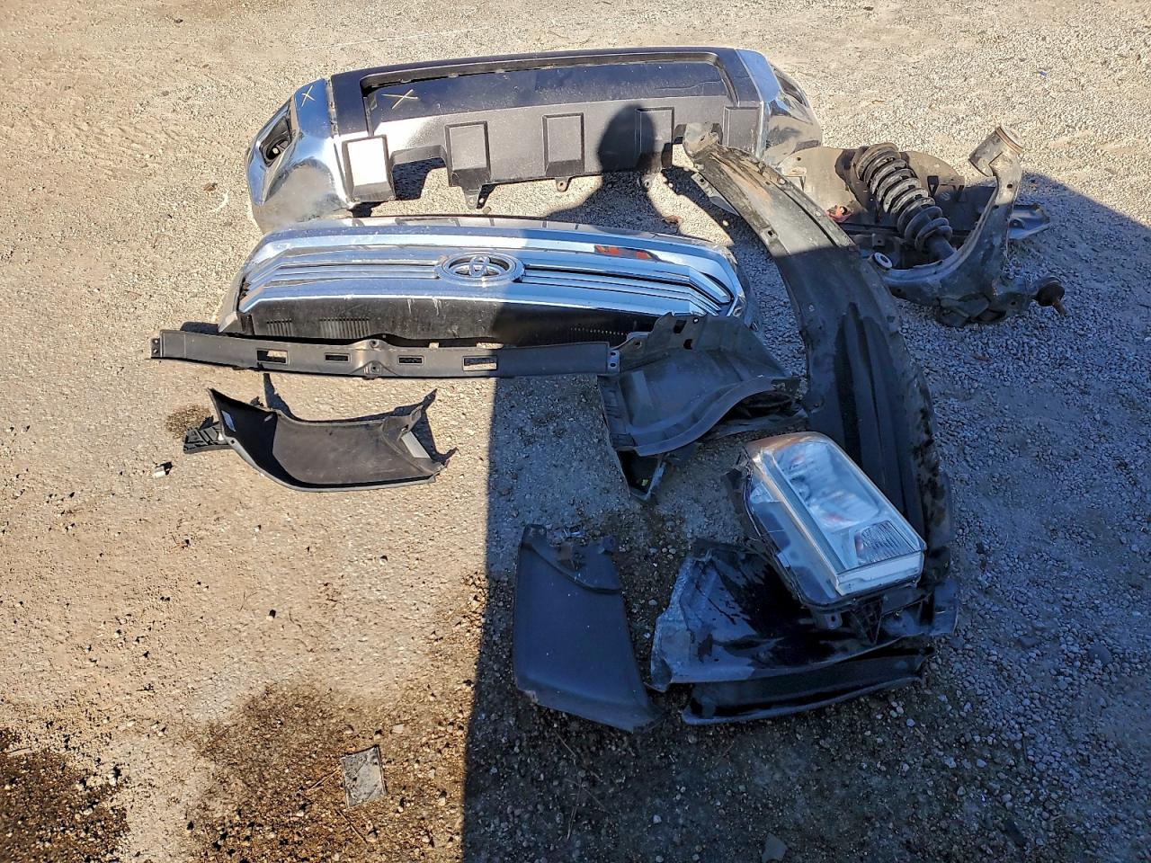 2017 Toyota Tundra Crewmax 1794 VIN: 5TFAW5F10HX675981 Lot: 92998985