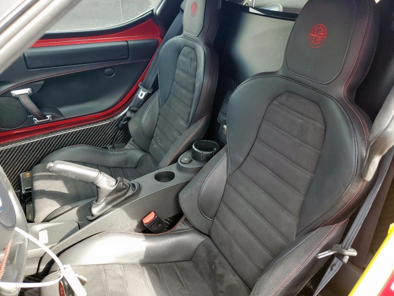 2015 Alfa Romeo 4C Launch Edition VIN: ZARBAAC41FM132492 Lot: 92379745