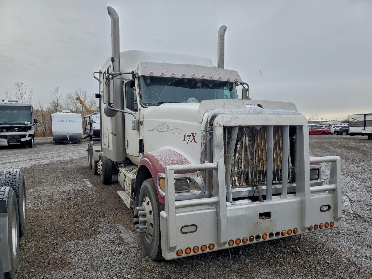 2005 International 9900 9900I - Semi Truck VIN: 2HSCHAPR25C030110 Lot: 93528645