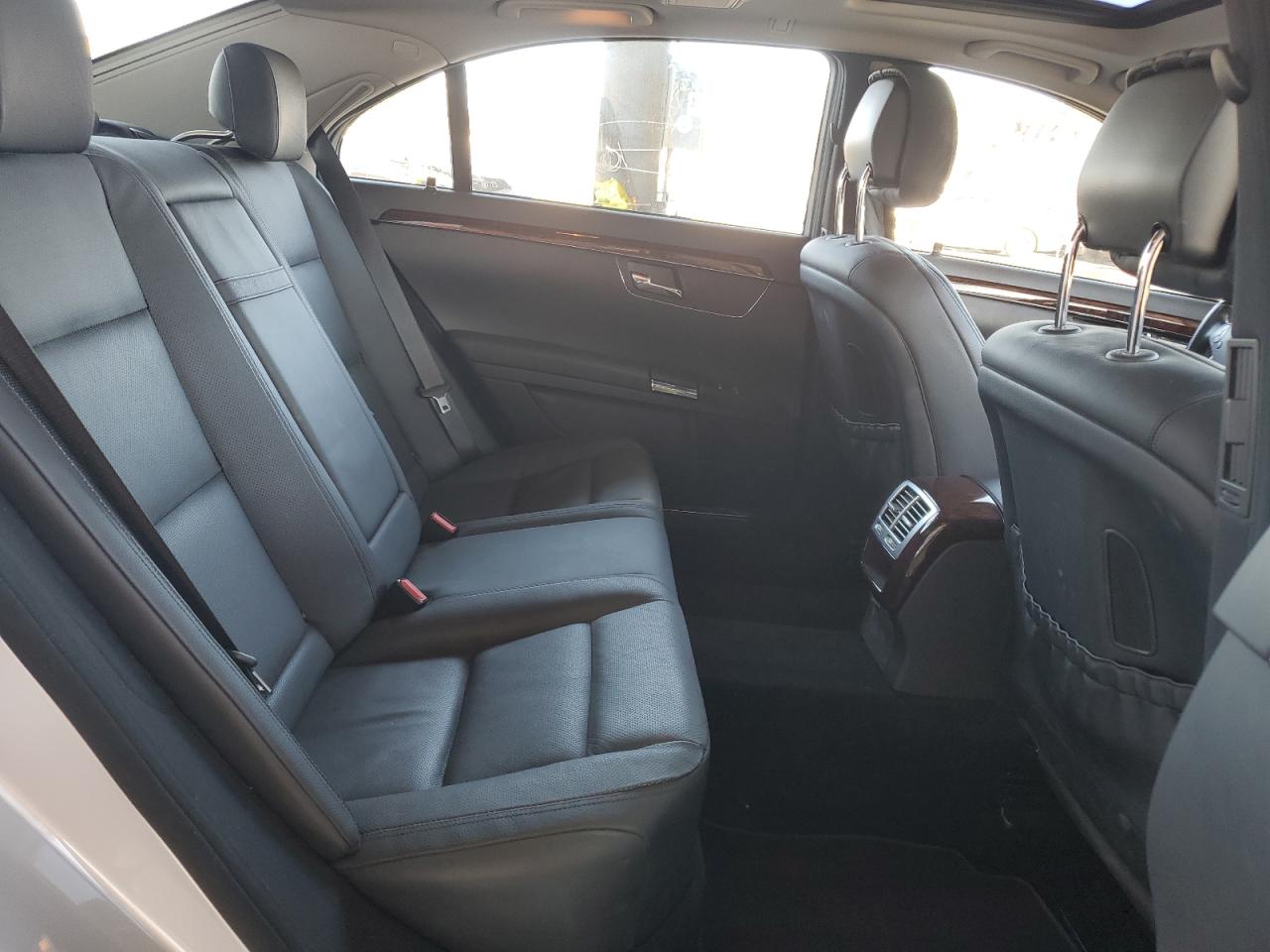 2010 Mercedes-Benz S 400 VIN: WDDNG9FB3AA317304 Lot: 93353565