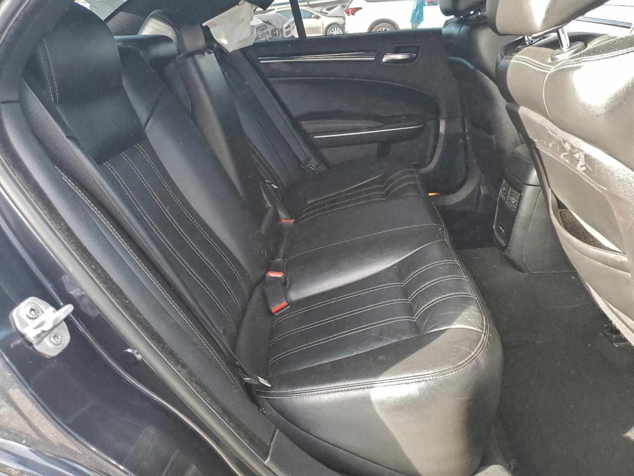 2019 Chrysler 300 S VIN: 2C3CCABG8KH573302 Lot: 94805985