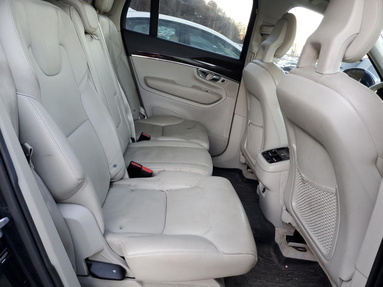 2016 Volvo Xc90 T6 VIN: YV4A22PK9G1033341 Lot: 93293565