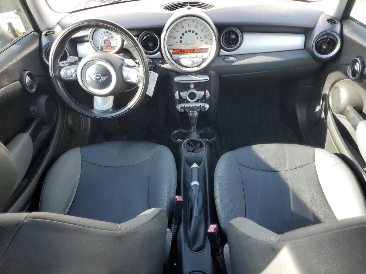 2009 Mini Cooper VIN: WMWMF33559TW75540 Lot: 92905365