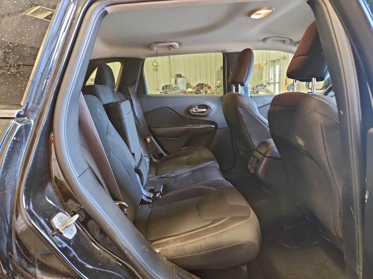 2015 Jeep Cherokee Latitude VIN: 1C4PJLCB9FW536770 Lot: 93340295