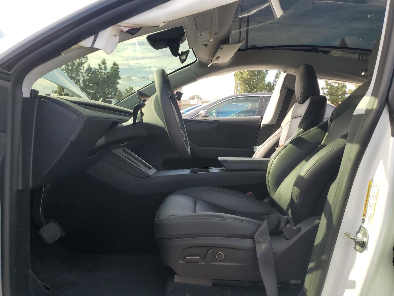 2026 Tesla Model Y VIN: 7SAYGDED9TF374455 Lot: 93256885