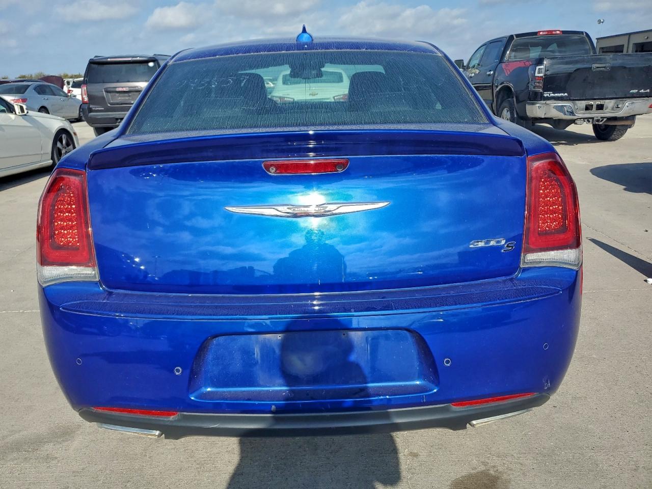 2018 Chrysler 300 S VIN: 2C3CCABG3JH243839 Lot: 92160265