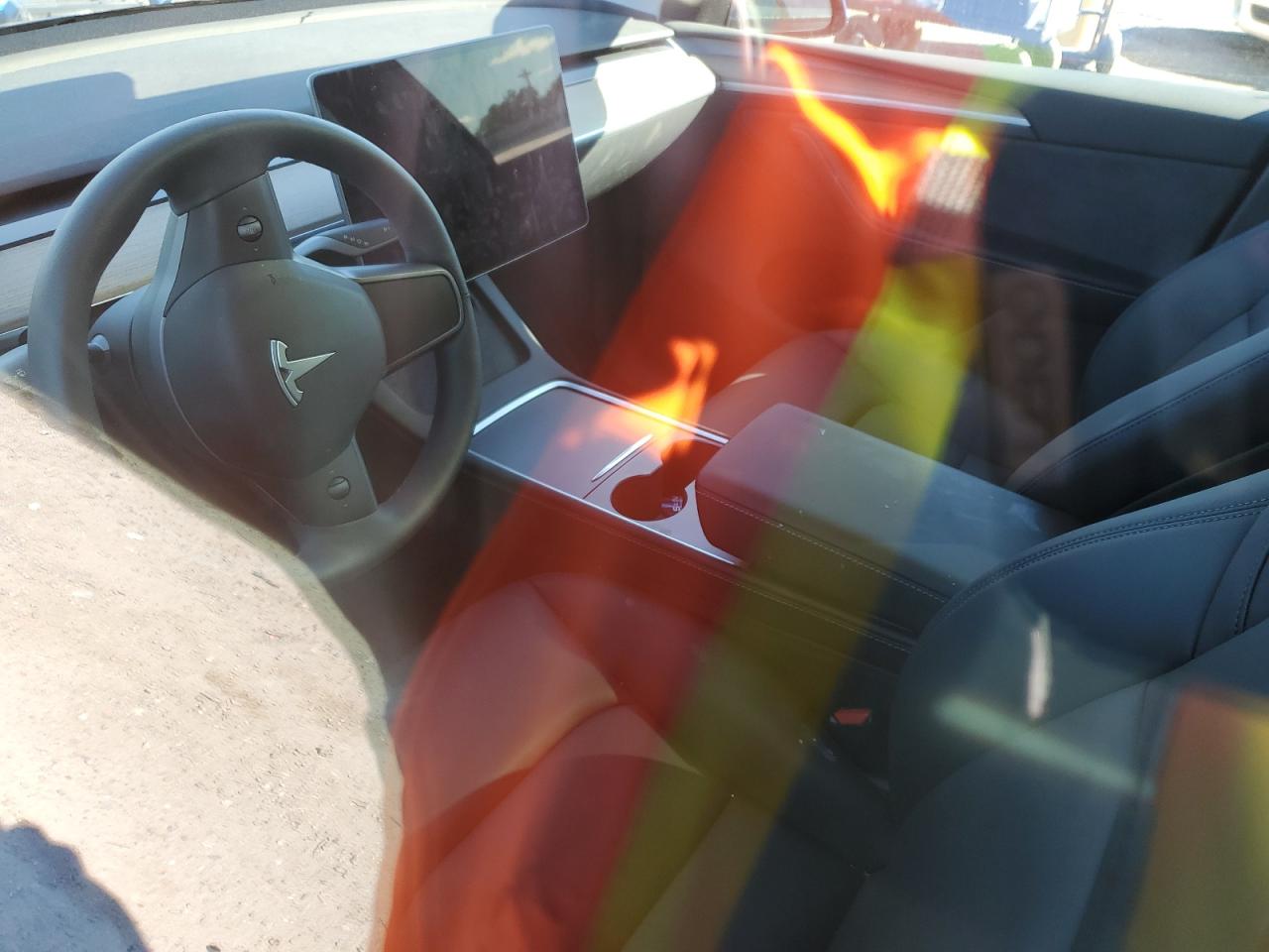 2025 Tesla Model Y VIN: 7SAYGDEE5SA353560 Lot: 92127105