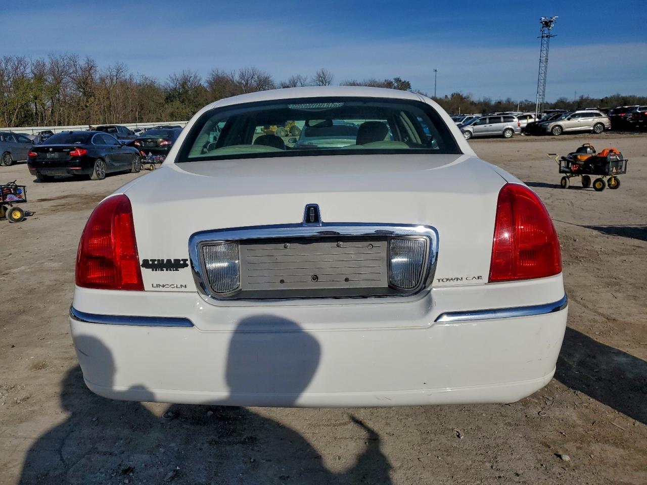 2010 Lincoln Town Car Signature Limited VIN: 2LNBL8CV7AX615603 Lot: 92622795