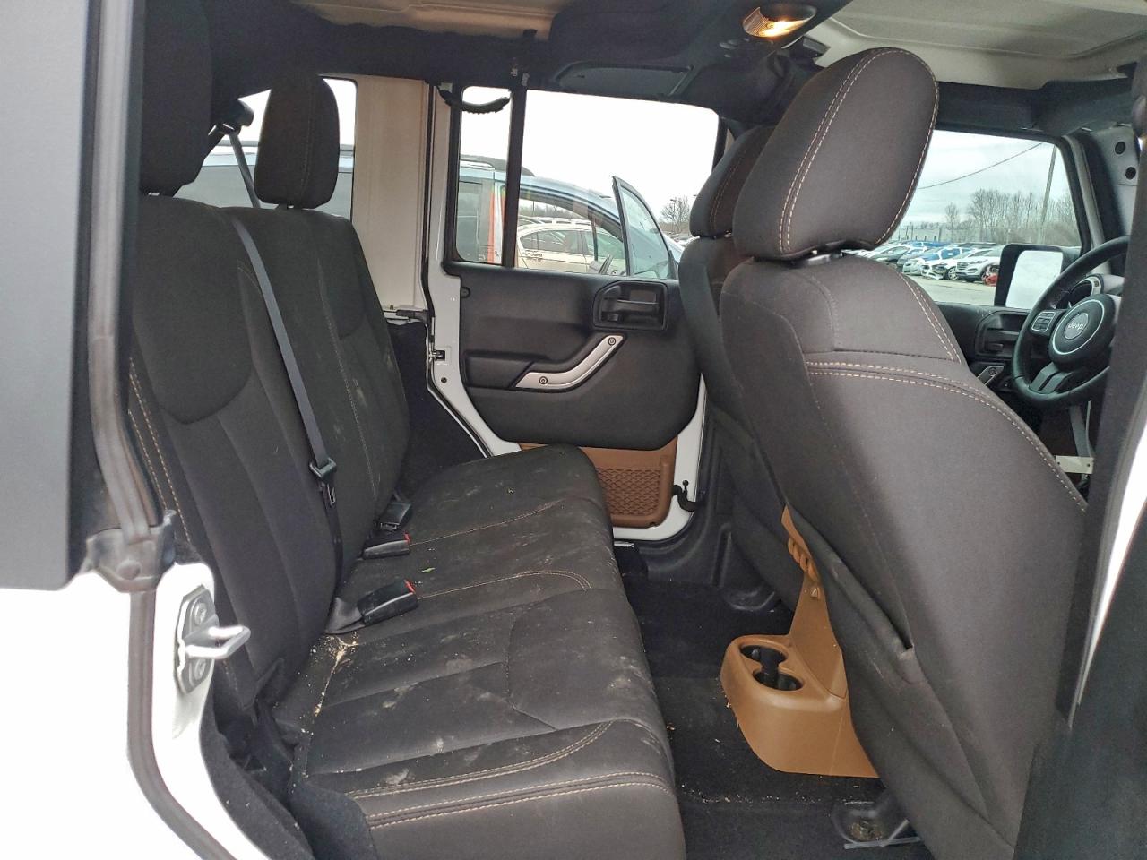 2016 Jeep Wrangler Unlimited Sahara VIN: 1C4BJWEG1GL325702 Lot: 94321655