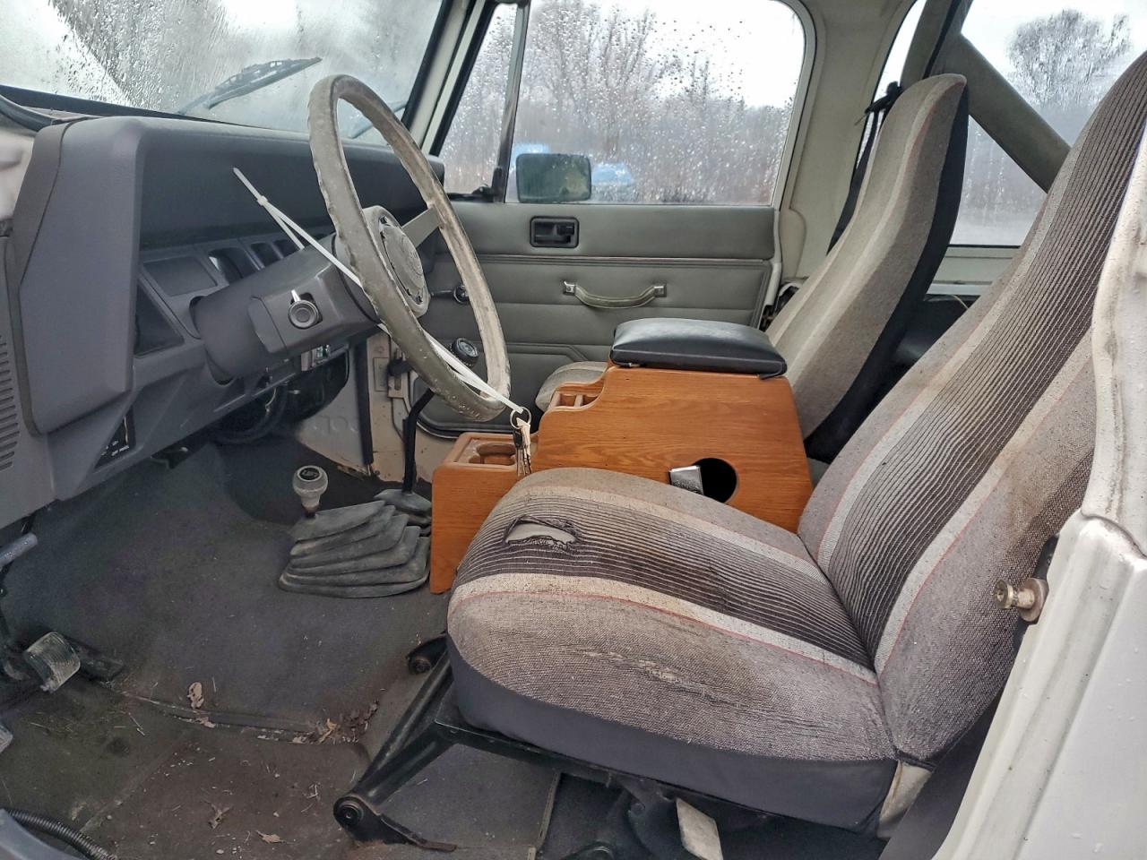 1989 Jeep Wrangler / Yj VIN: 2J4FY19E7KJ100542 Lot: 94338465