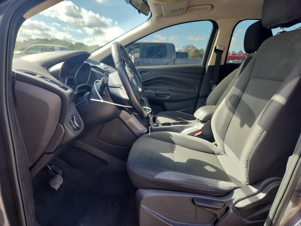 2013 Ford Escape S VIN: 1FMCU0F75DUB00143 Lot: 92000385