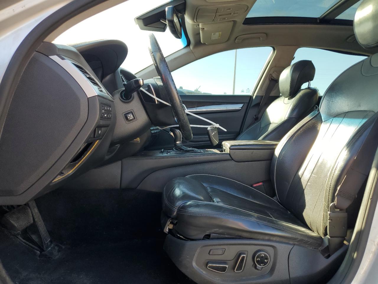 2015 Hyundai Genesis 3.8L VIN: KMHGN4JE6FU072836 Lot: 92810125