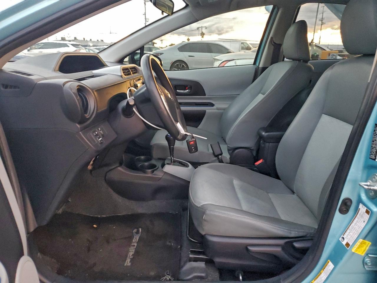 2012 Toyota Prius C VIN: JTDKDTB38C1011963 Lot: 92752435