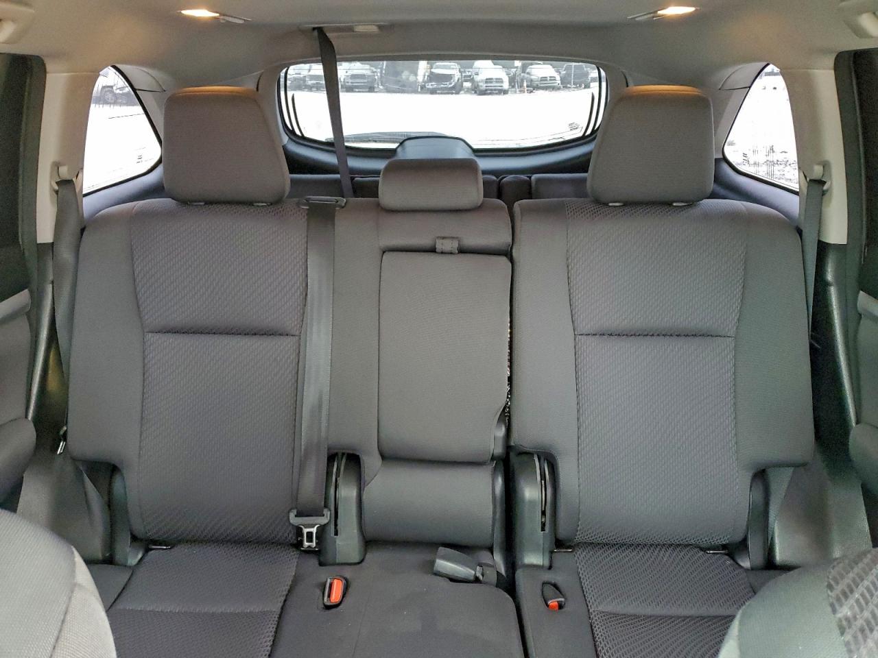 2018 Toyota Highlander Le VIN: 5TDZZRFH7JS257606 Lot: 93946745