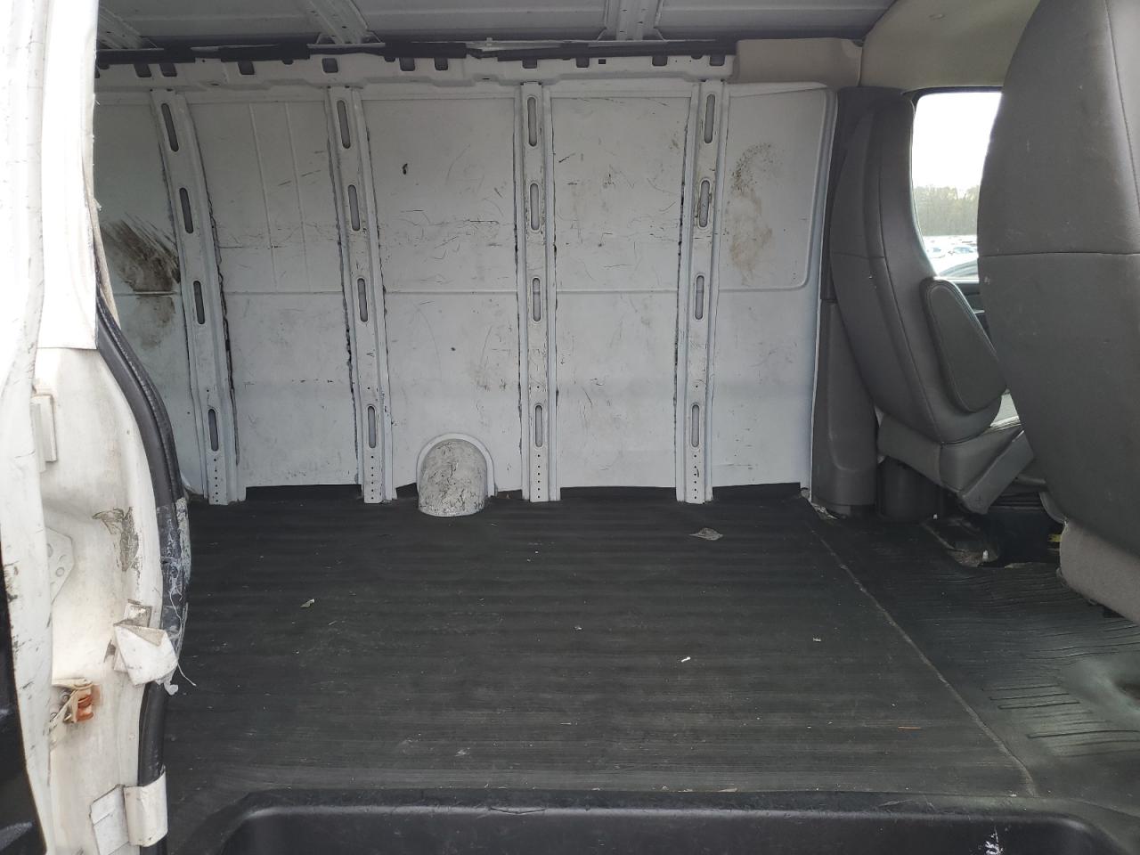 2014 Chevrolet Express G2500 VIN: 1GCWGGCG0E1100897 Lot: 92718485