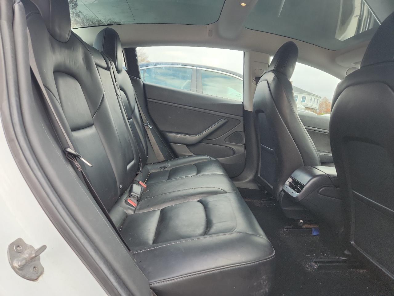 2018 Tesla Model 3 VIN: 5YJ3E1EA6JF098685 Lot: 81458165