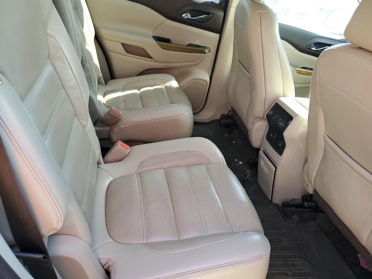 2018 GMC Acadia Denali VIN: 1GKKNPLS8JZ152092 Lot: 92904235