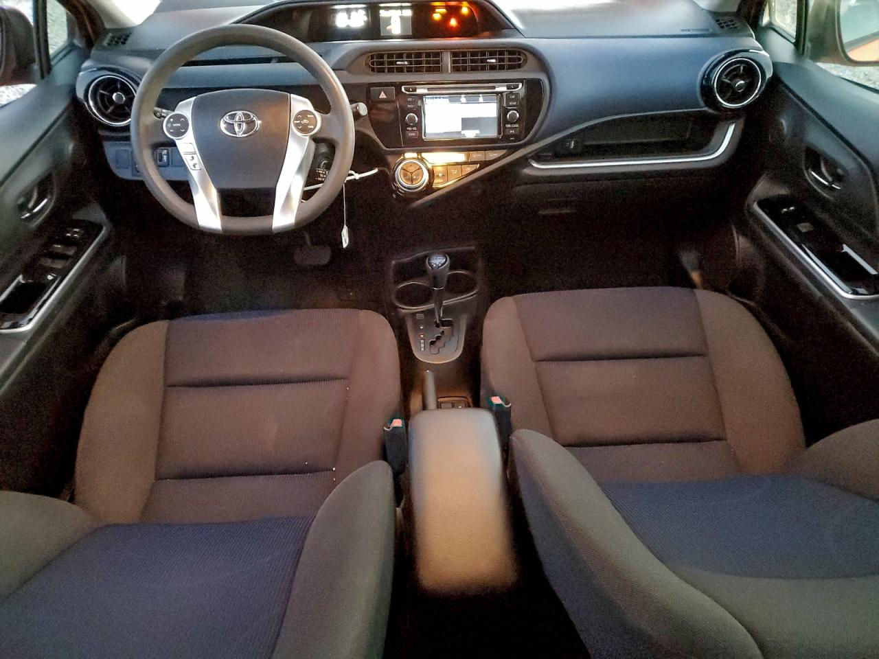 2016 Toyota Prius C VIN: JTDKDTB3XG1590248 Lot: 94725675