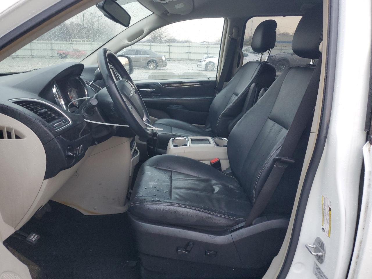 2016 Chrysler Town & Country Touring VIN: 2C4RC1BG2GR111082 Lot: 93370165