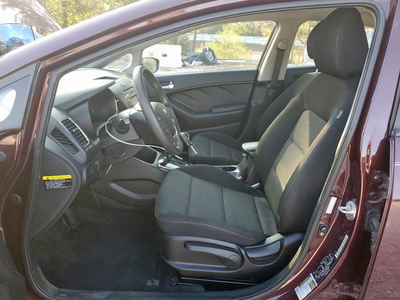 2017 Kia Forte Lx VIN: 3KPFK4A73HE010404 Lot: 91860885