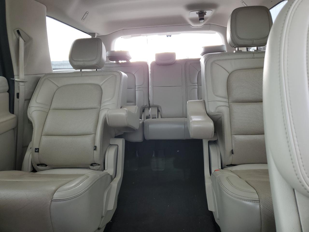 2019 Lincoln Navigator L Select VIN: 5LMJJ3JT4KEL25986 Lot: 92583395