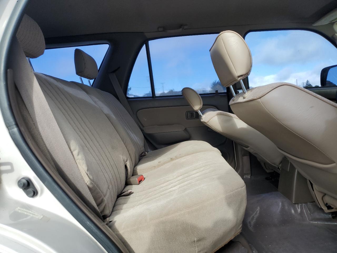 1998 Toyota 4Runner VIN: JT3GM84R2W0021102 Lot: 90917895