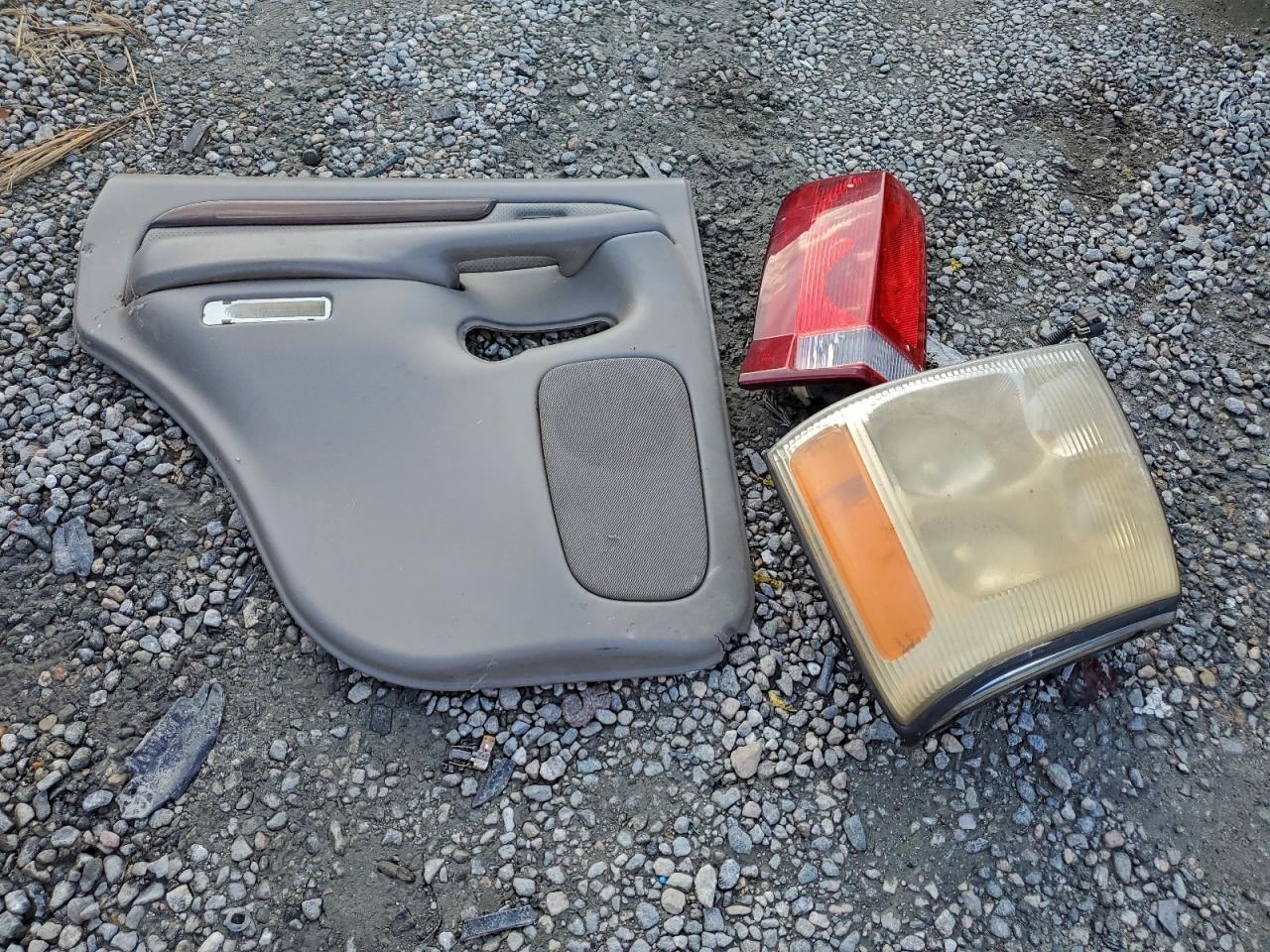 2002 Cadillac Escalade Luxury VIN: 1GYEC63T32R106506 Lot: 93758615