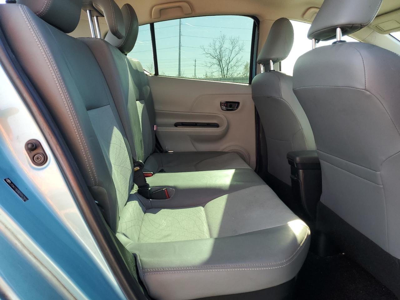 2013 Toyota Prius C VIN: JTDKDTB30D1047969 Lot: 91309595