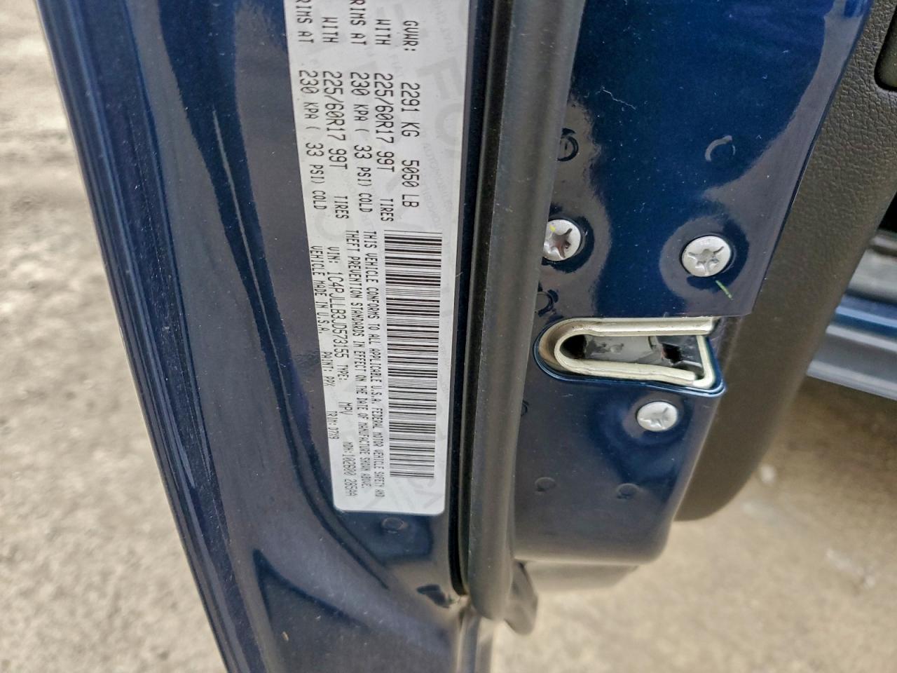 2018 Jeep Cherokee Latitude Plus VIN: 1C4PJLLB3JD573155 Lot: 93832525