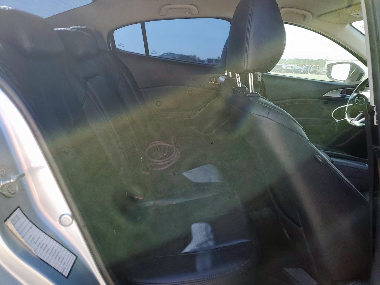 2018 Mazda 3 Touring VIN: 3MZBN1V3XJM208501 Lot: 91238575