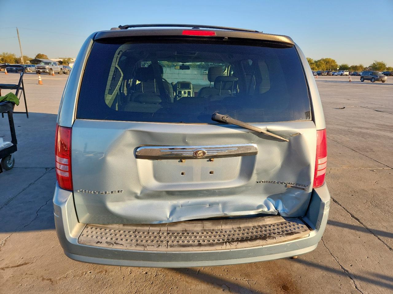 2010 Chrysler Town & Country Touring VIN: 2A4RR5D17AR170662 Lot: 90665325