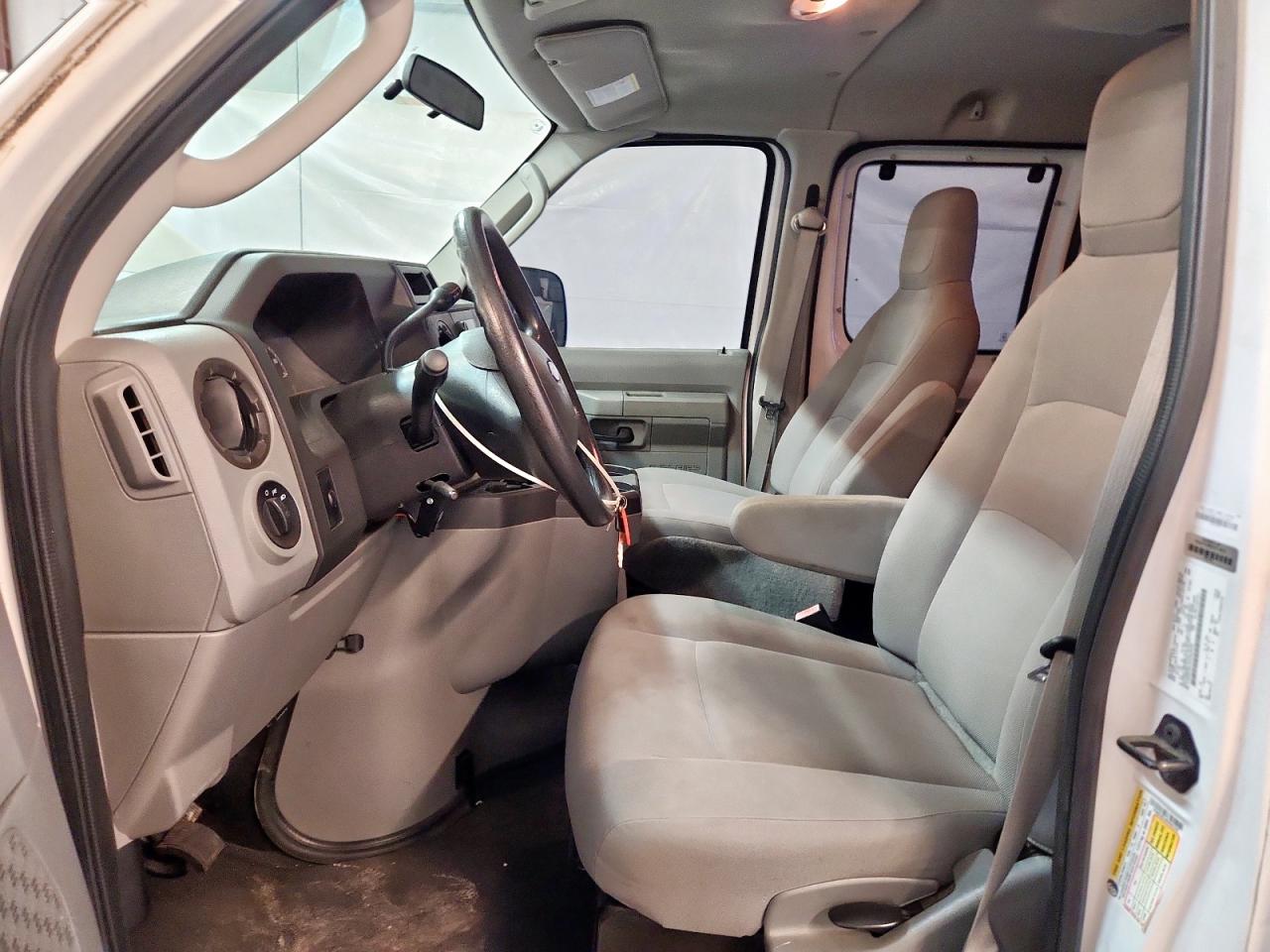 2013 Ford Econoline E350 Super Duty Wagon VIN: 1FBNE3BL0DDB05429 Lot: 92705905