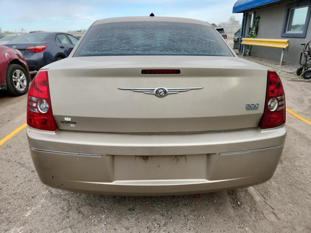 2008 Chrysler 300 Touring VIN: 2C3LA53G98H321675 Lot: 92930955