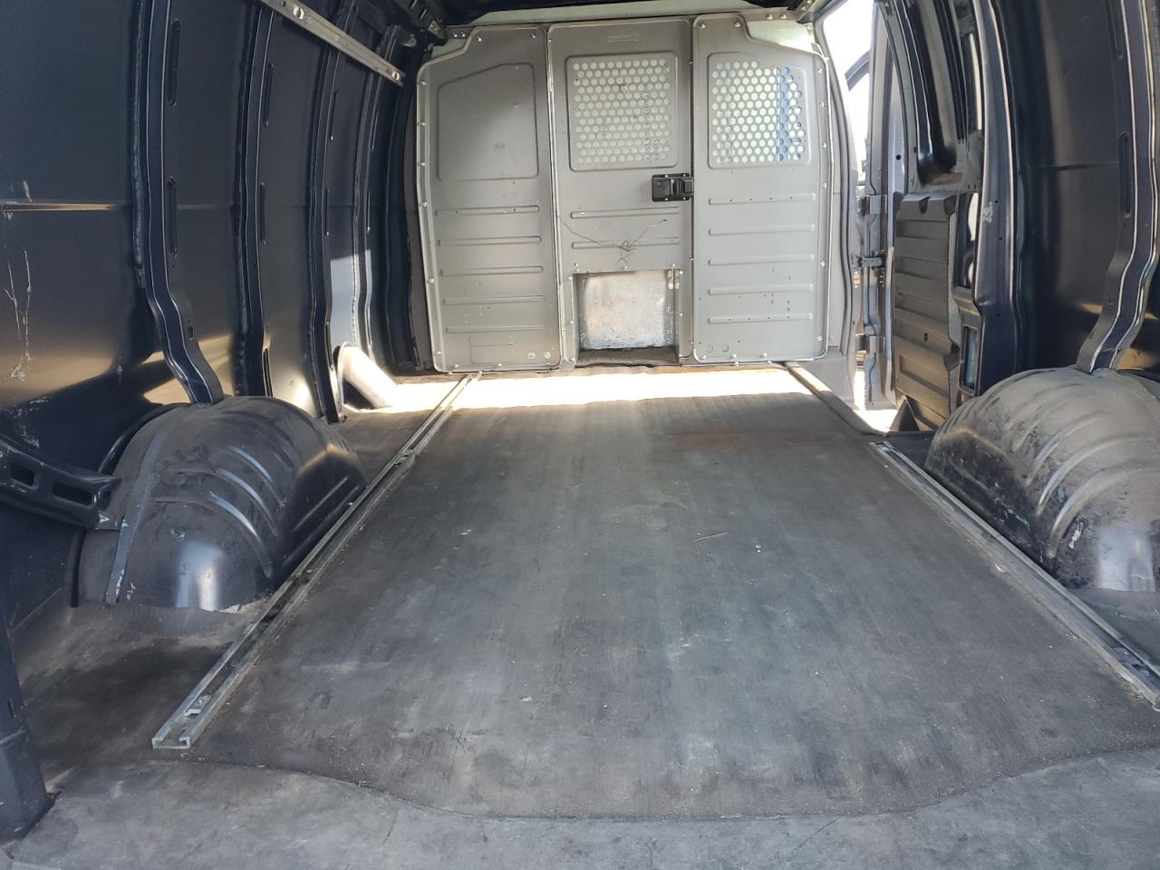 2015 Chevrolet Express G2500 Delivery Van VIN: 1GCWGFCF6F1126441 Lot: 92709515