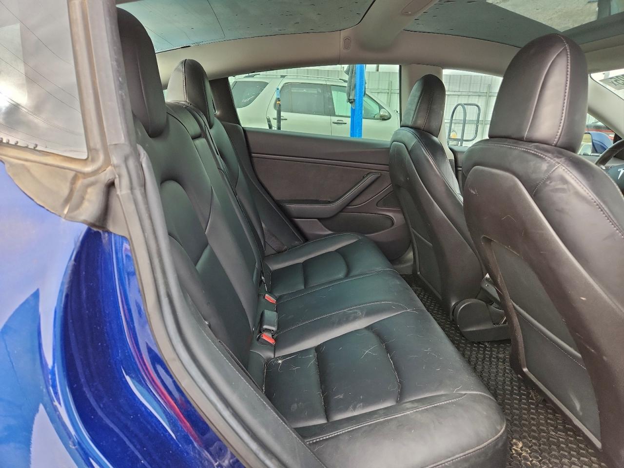 2019 Tesla Model 3 VIN: 5YJ3E1EB3KF210837 Lot: 93868395