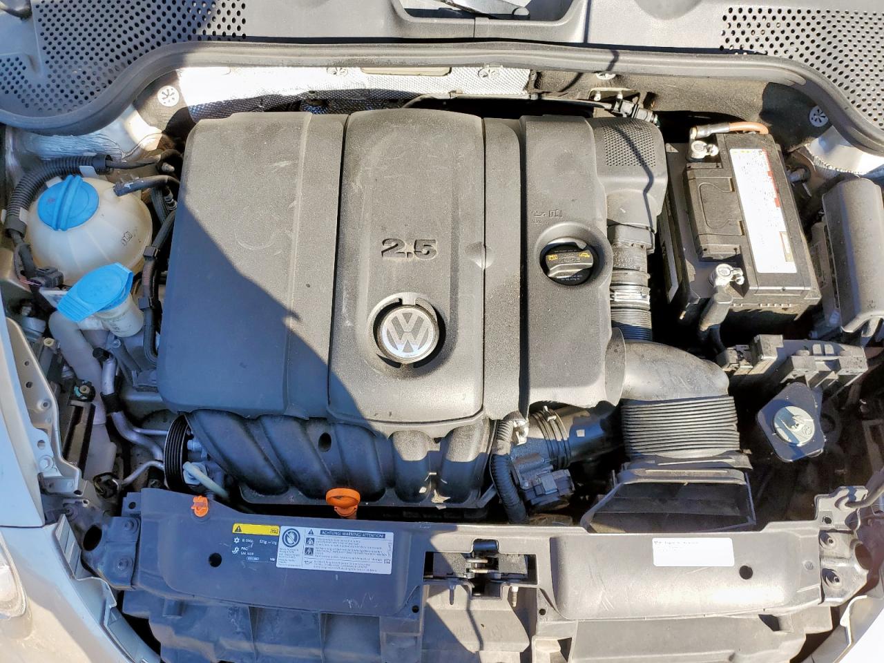 2013 Volkswagen Beetle VIN: 3VW5X7AT9DM815137 Lot: 90747205