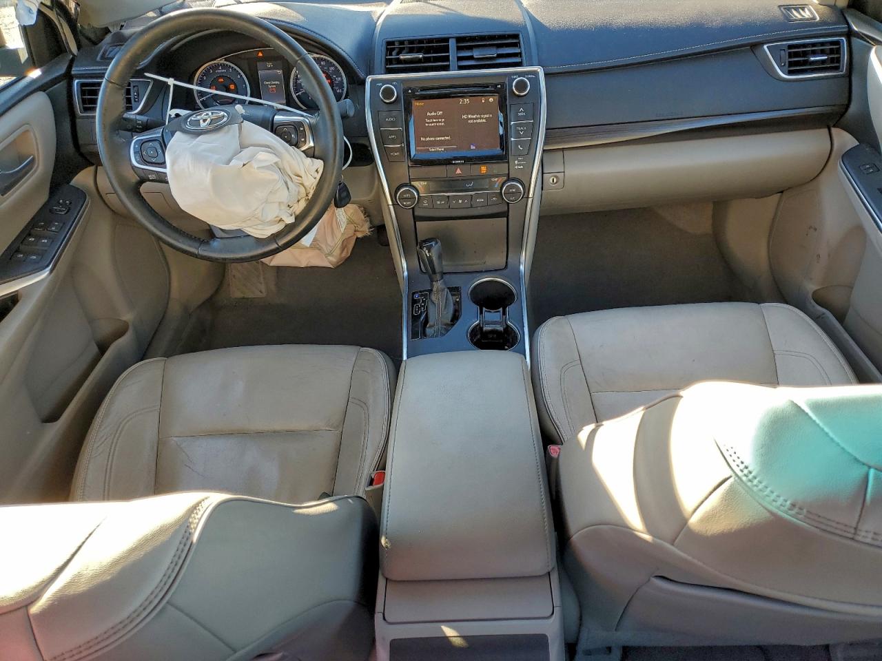 2016 Toyota Camry Le VIN: 4T4BF1FK4GR564440 Lot: 93928105