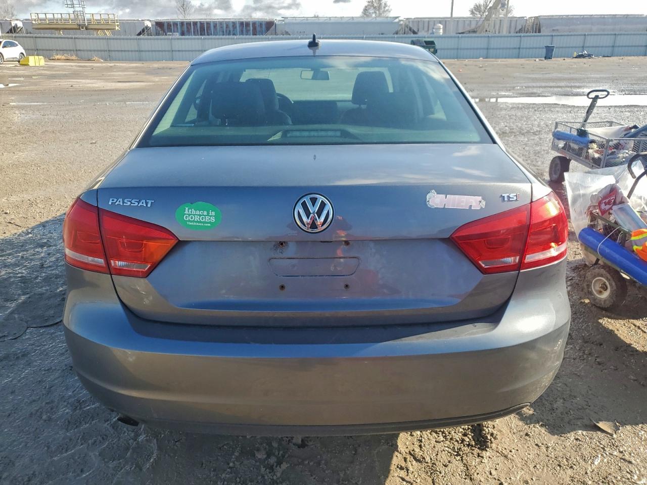 2015 Volkswagen Passat S VIN: 1VWAT7A34FC111751 Lot: 94430085