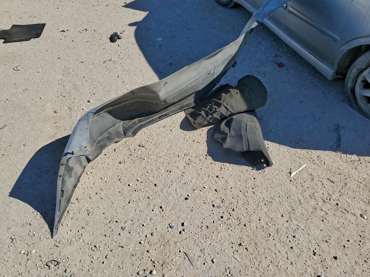 2005 Kia Spectra Lx VIN: KNAFE121055201332 Lot: 94395675