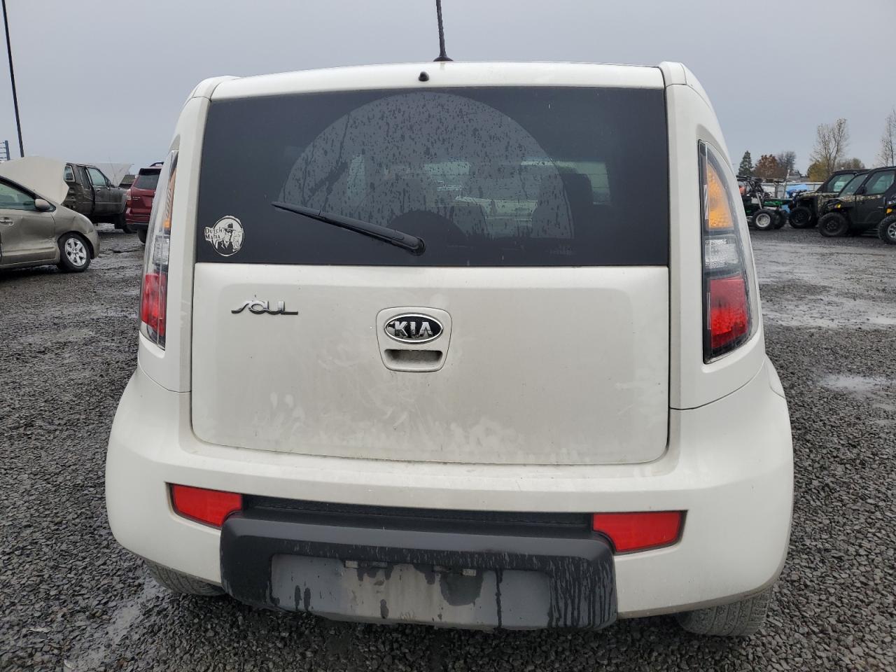2010 Kia Soul + VIN: KNDJT2A23A7029346 Lot: 93989525