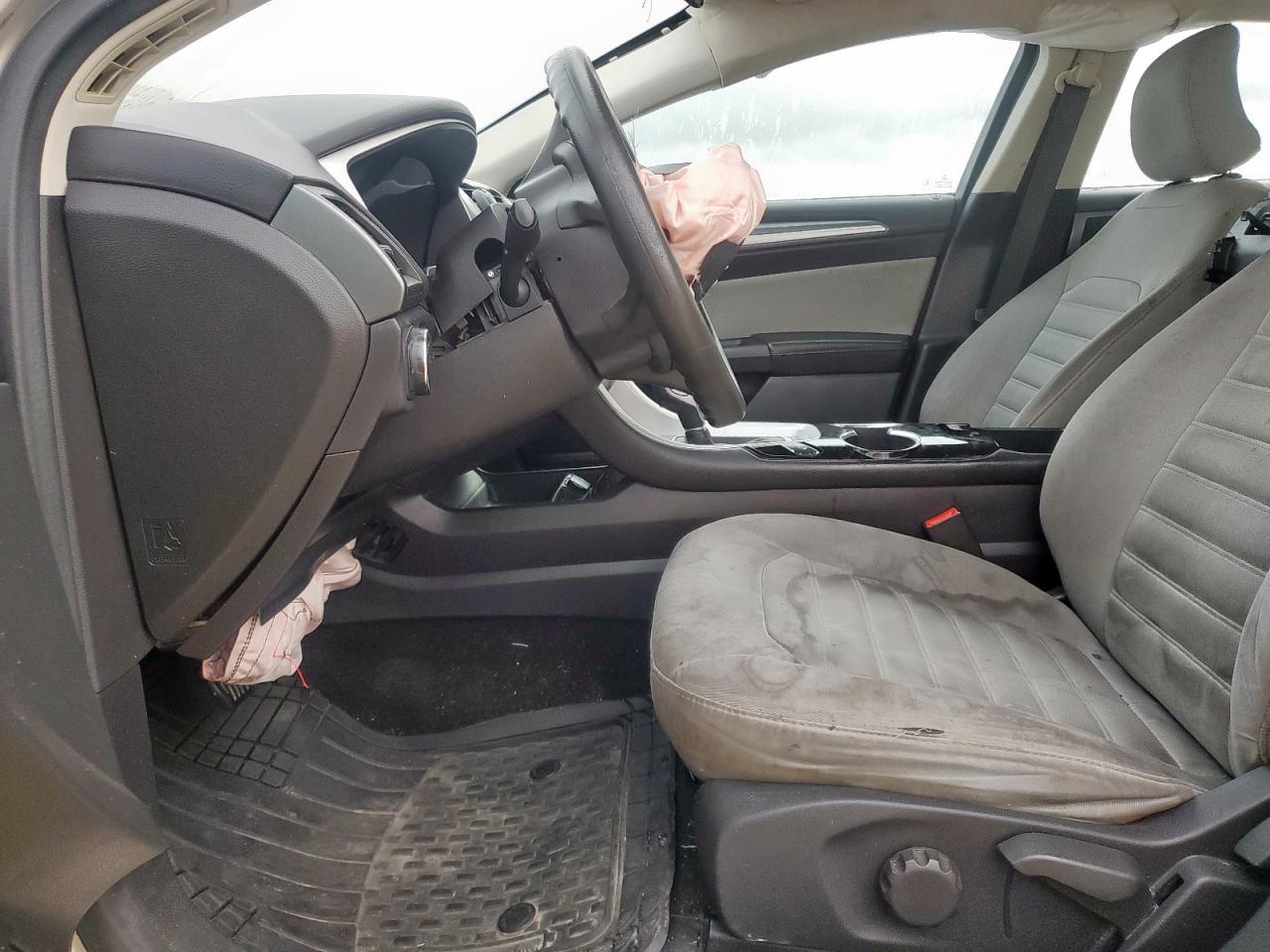 2015 Ford Fusion S VIN: 3FA6P0G72FR193792 Lot: 92859665