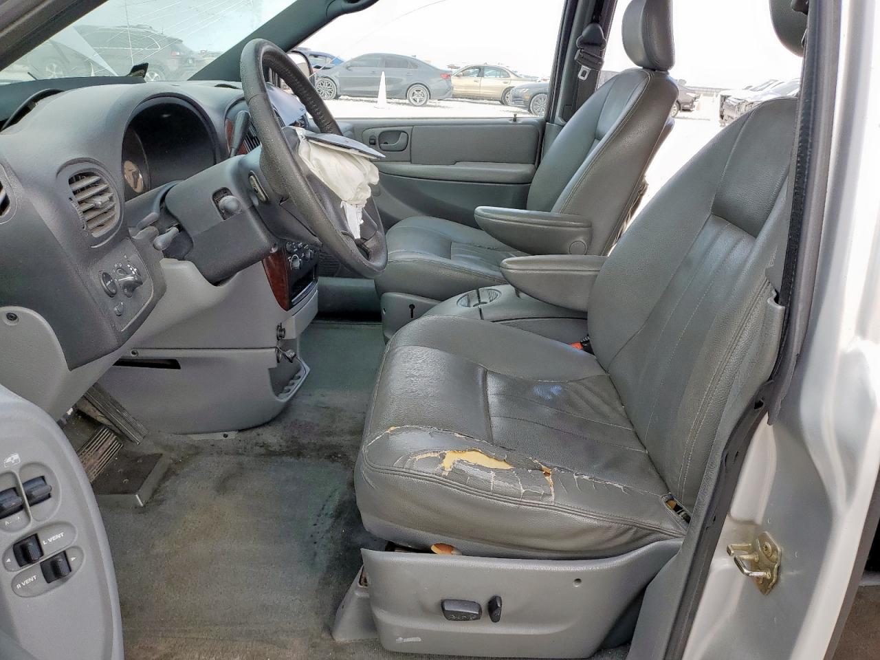 2004 Chrysler Town & Country Touring VIN: 2C4GP54L84R604127 Lot: 92996695