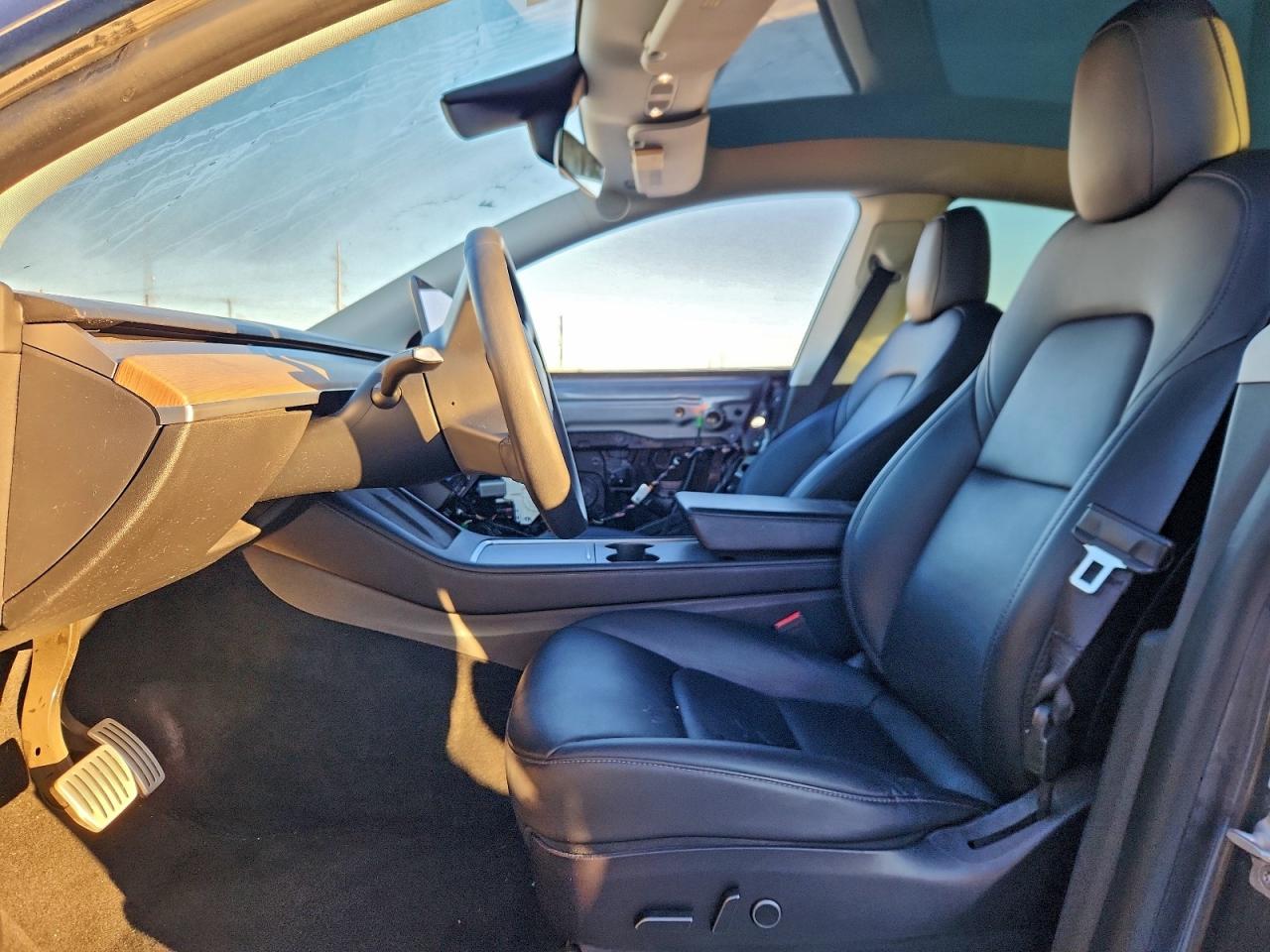 2022 Tesla Model Y VIN: 7SAYGDEF0NF336746 Lot: 93502025