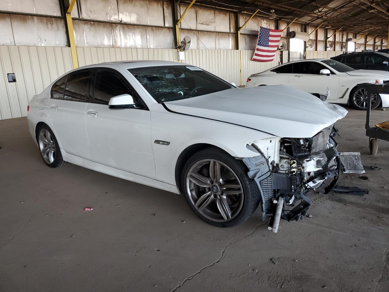 Фото: WBAFR7C57DC824966