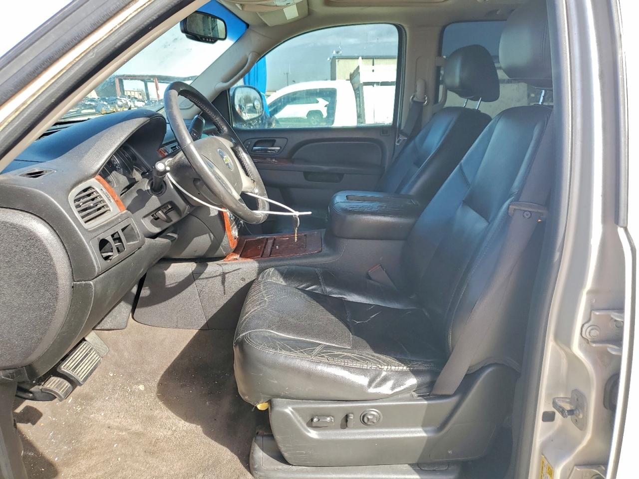 2011 Chevrolet Tahoe C1500 Ltz VIN: 1GNSCCE06BR197840 Lot: 94049145