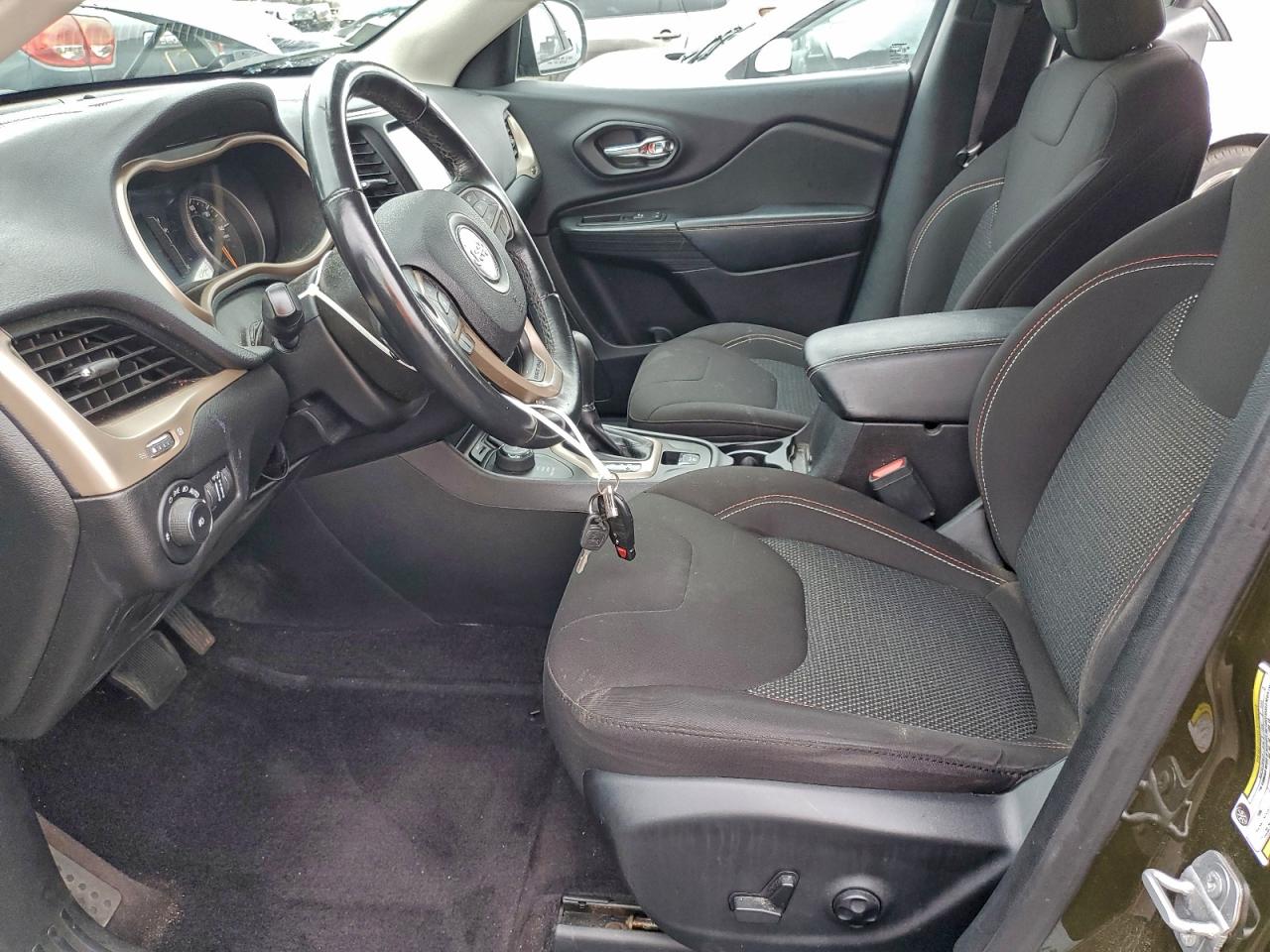 2017 Jeep Cherokee Latitude VIN: 1C4PJMCS4HW550911 Lot: 94474225