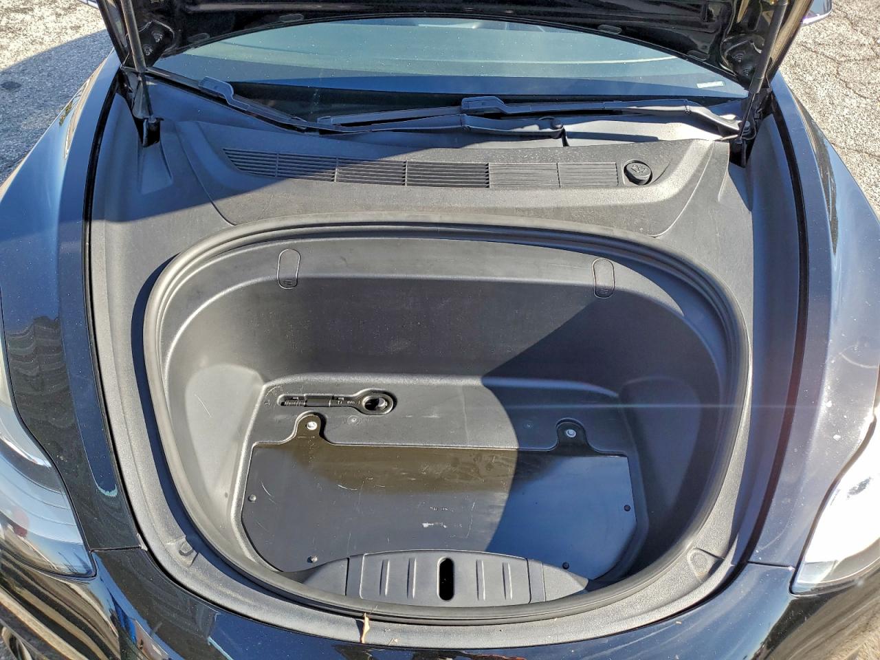 2018 Tesla Model 3 VIN: 5YJ3E1EA5JF136424 Lot: 93557005