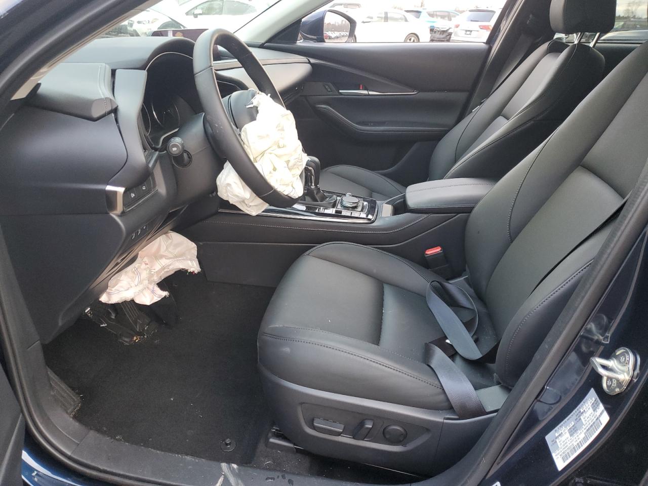 2025 Mazda Cx-30 Preferred VIN: 3MVDMBCM1SM858186 Lot: 92838635