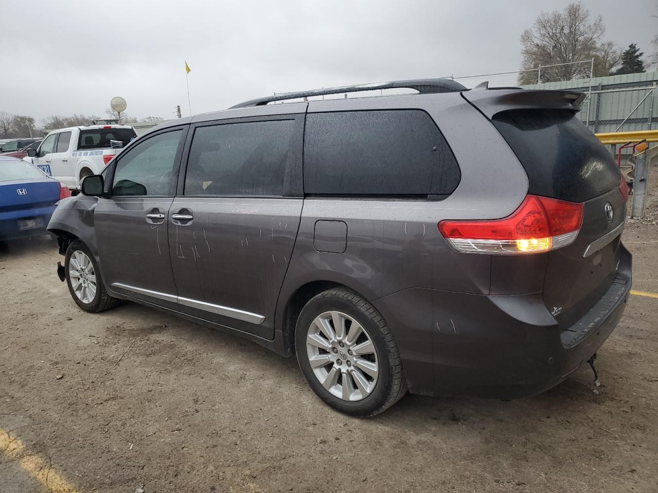 2013 Toyota Sienna Xle VIN: 5TDDK3DC2DS051083 Lot: 93783165