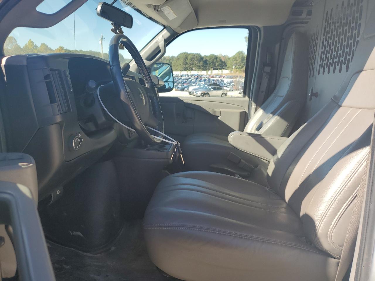 2020 Chevrolet Express G2500 VIN: 1GCWGAFP6L1155618 Lot: 90982435